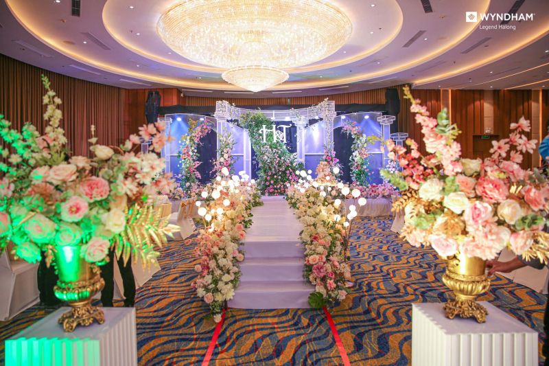 Nhà hàng Wyndham Legend Halong