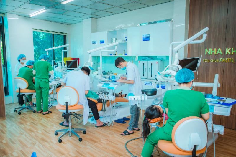 Nha khoa Cẩm Tú - Bác sĩ Hùng