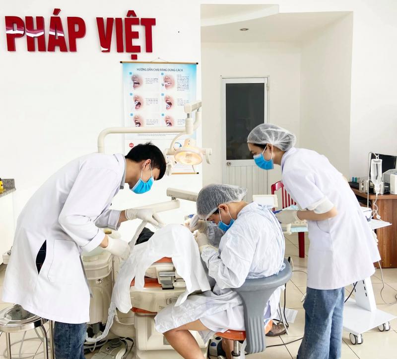 Nha khoa Pháp Việt