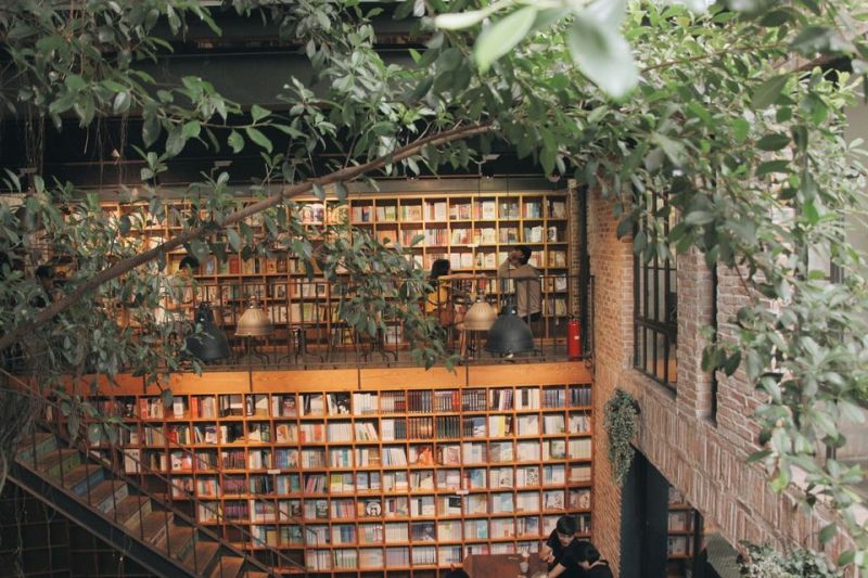 Nhã Nam Books N' Coffee