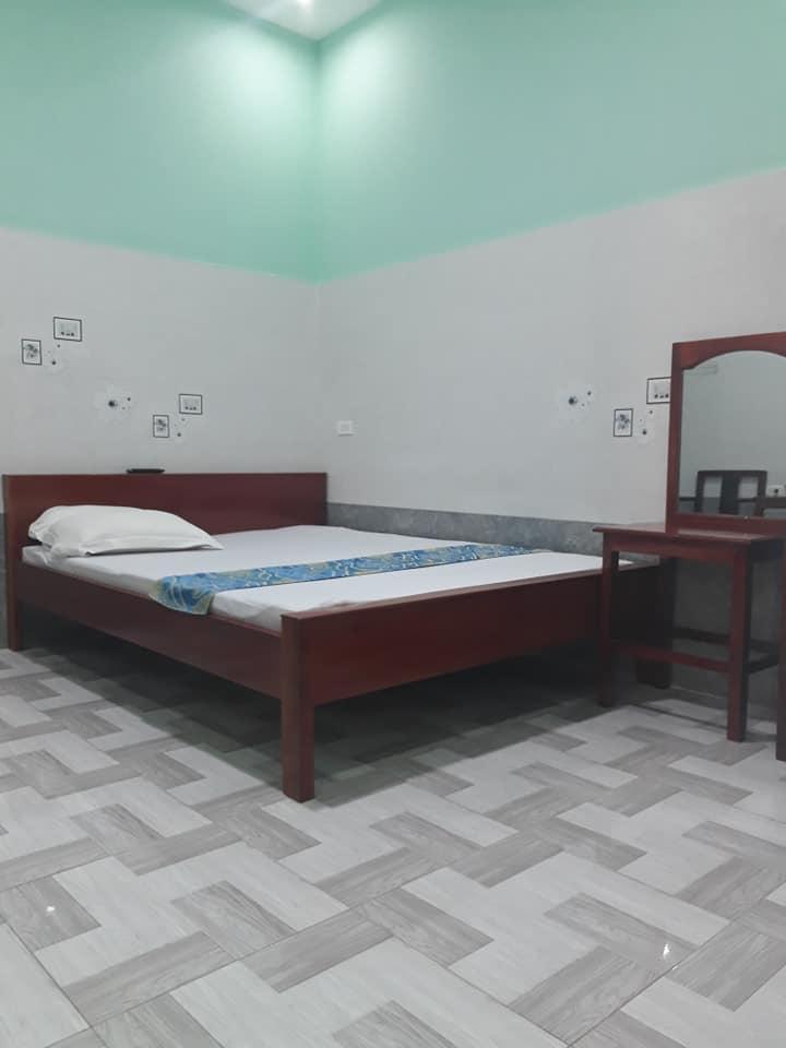 Nhà nghỉ Tân Hồng