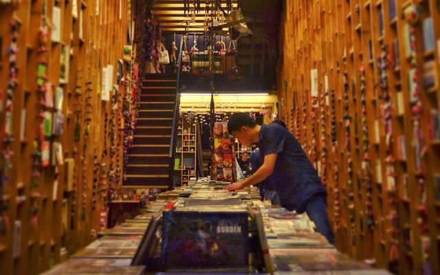 Không gian đầy nghệ thuật của Nhà sách Artbook