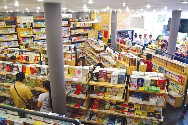 Nhà Sách Cẩm Lệ
