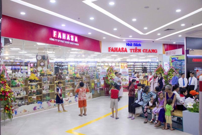 Nhà sách Fahasa Tiền Giang có không gian cực rộng rãi