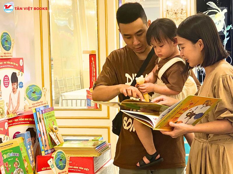 Nhà sách Tân Việt