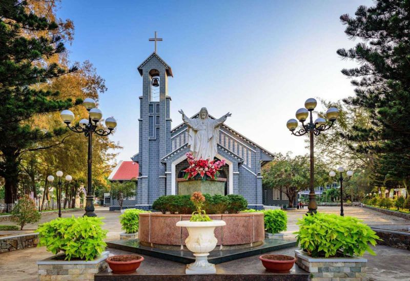 Nhà thờ chính tòa Buôn Ma Thuột