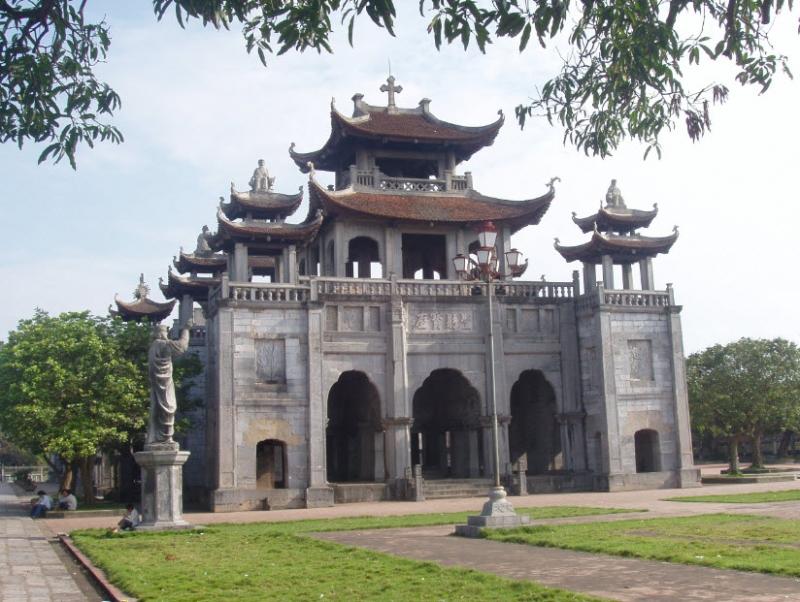 Nhà thờ đá Phát Diệm