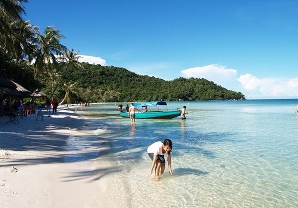 Bãi biển sạch sẽ đem lại cảm giác hài lòng cho du khách