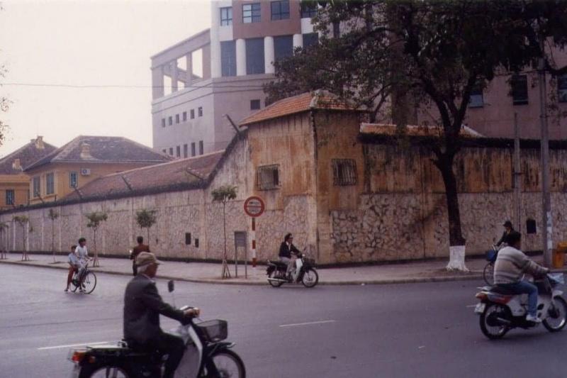 Nhà Tù Hỏa Lò