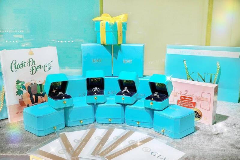 Nhẫn cưới Kim Ngọc Thủy