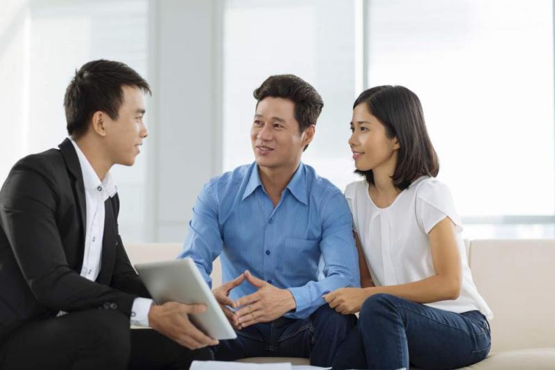 Công việc nhân viên bán hàng  này đòi hỏi về khả năng giao tiếp của bạn.