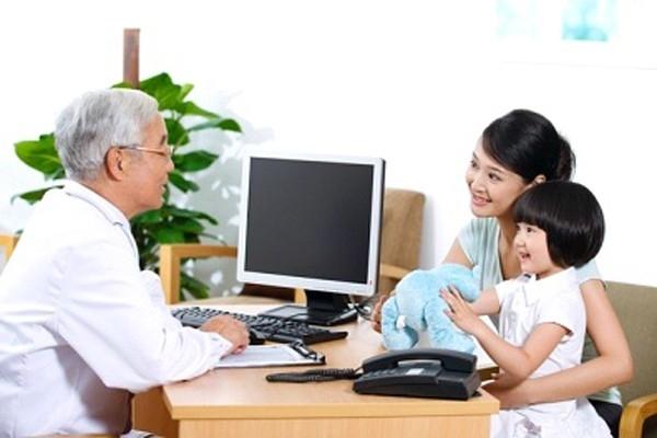 Bé cần được thăm khám kịp thời khi có dấu hiệu bất thường
