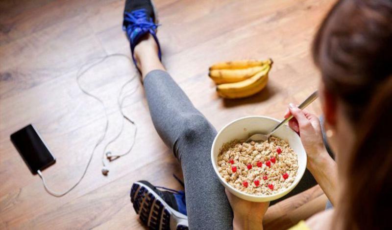 Luôn có chế độ ăn lành mạnh kèm luyện tập thể dục thể thao