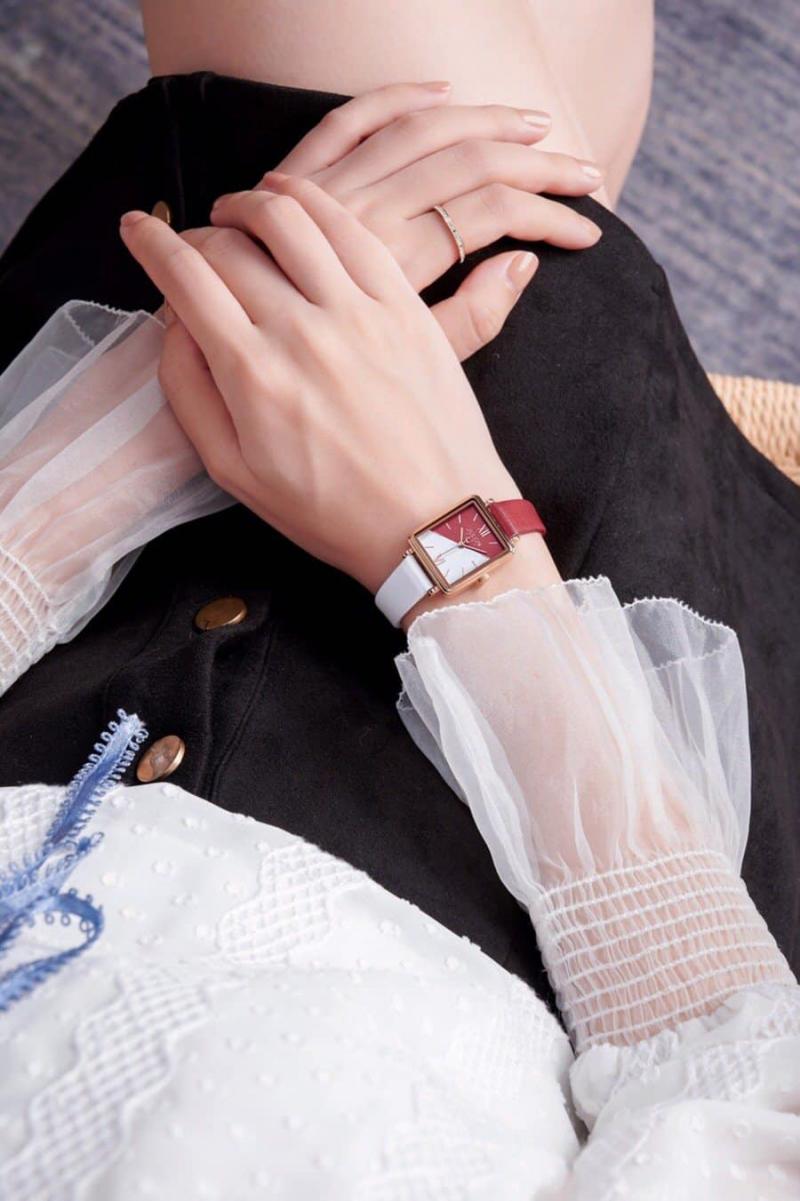 Như Quỳnh Watch Julius Nha Trang