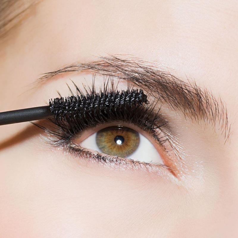 Dùng mascara đúng cách