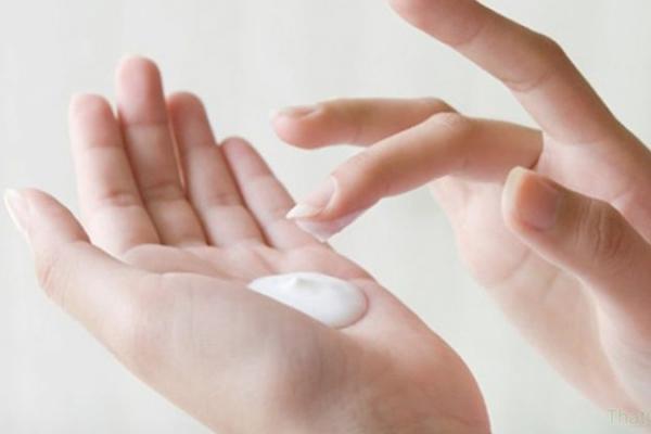 Nên bôi thuốc đúng liều lượng