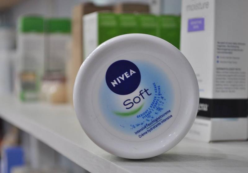 Kem dưỡng trị nẻ Nivea Soft Crème