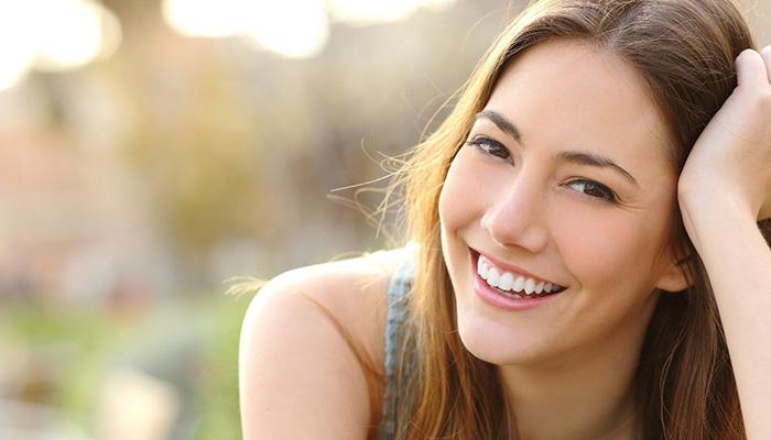 Nở nụ cười khi giao tiếp