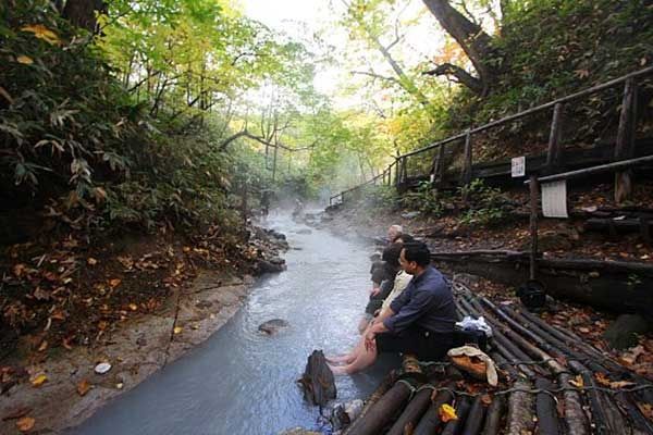 Suối nước nóng Noboribetsu Onsen