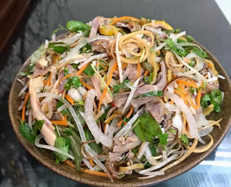Nộm gà đông tảo