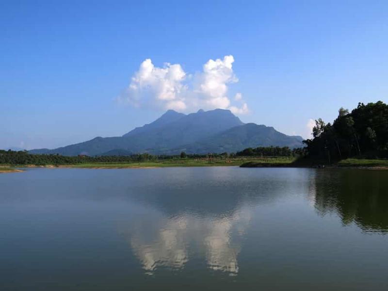 Núi Ba Vì với Hồ Suối Hai