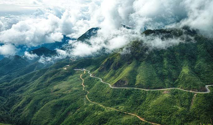 Núi Ngọc Linh hoang vu hùng vĩ
