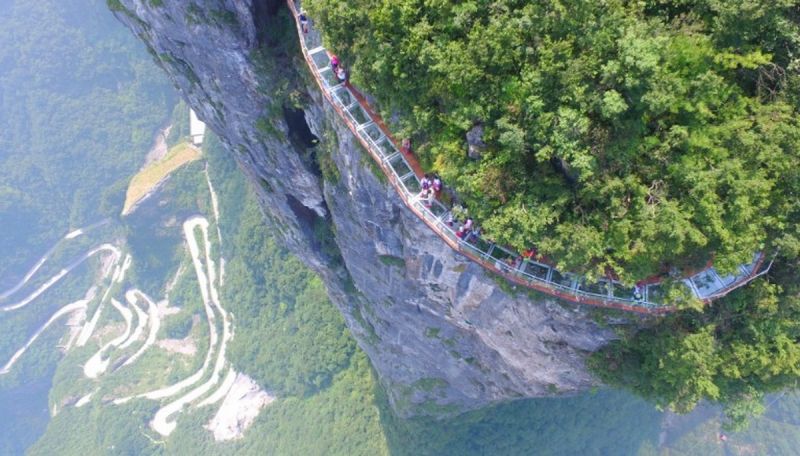 Skywalk bao quanh núi Thiên Môn