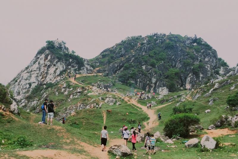 Núi Trầm mang một vẻ đẹp hoang sơ