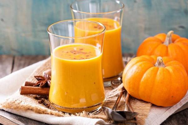 Nước ép bí đỏ có tác dụng đào thải chất độc hại qua thận và hệ tiết niệu