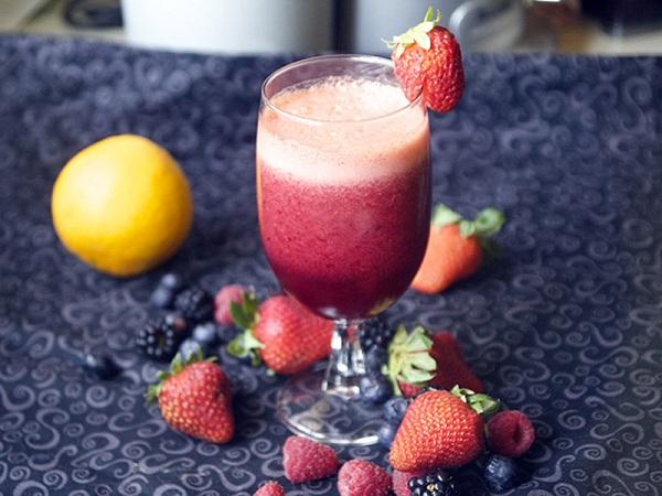 Nước ép dâu táo