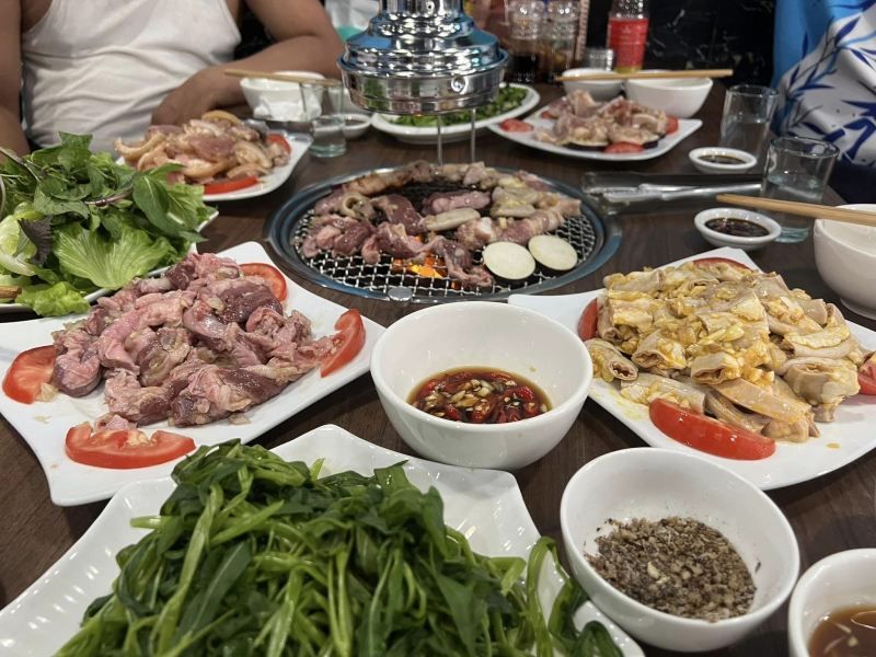Nướng Việt - Bầu's Pizza Móng Cái