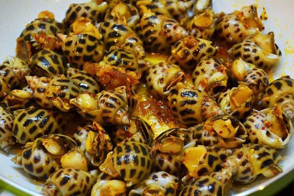 Ốc hương xào bơ tỏi