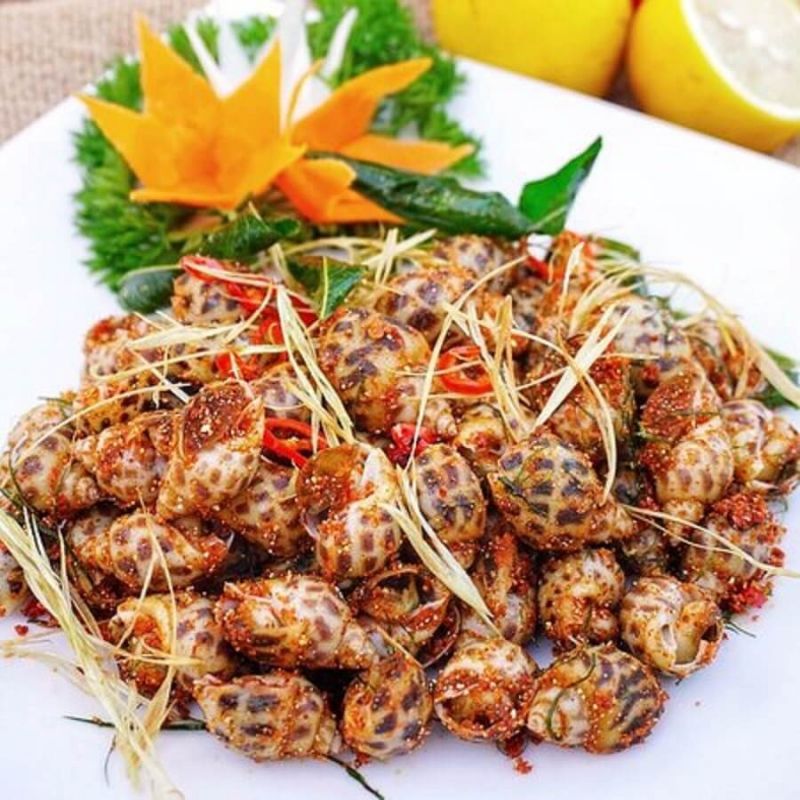 Ốc hương xào tỏi và lá chanh