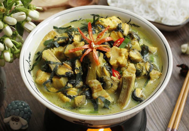 Món ốc nấu chuối đậu