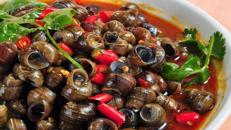 Ốc xào cay