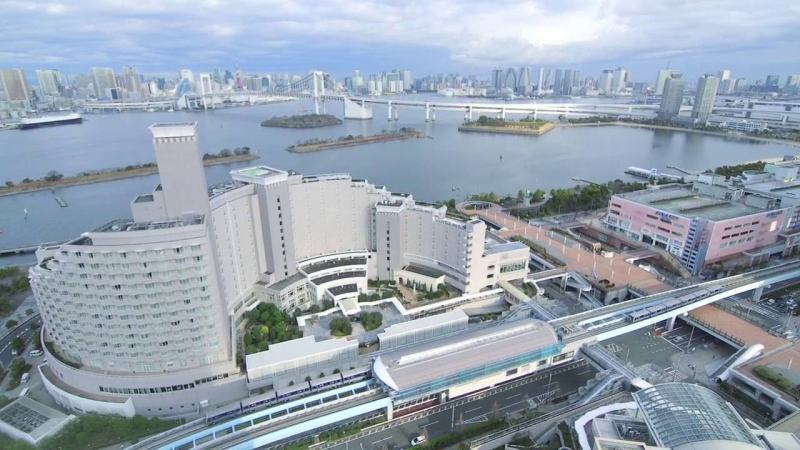 Odaiba có nhiều trung tâm thương mại lớn