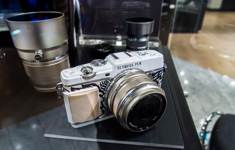 Mamiya Leaf Credo 80MP Digital Back có khả năng live view cao