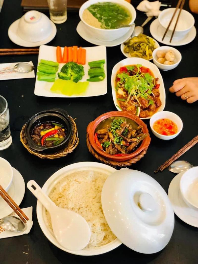 Cơm Niêu Ông Trần