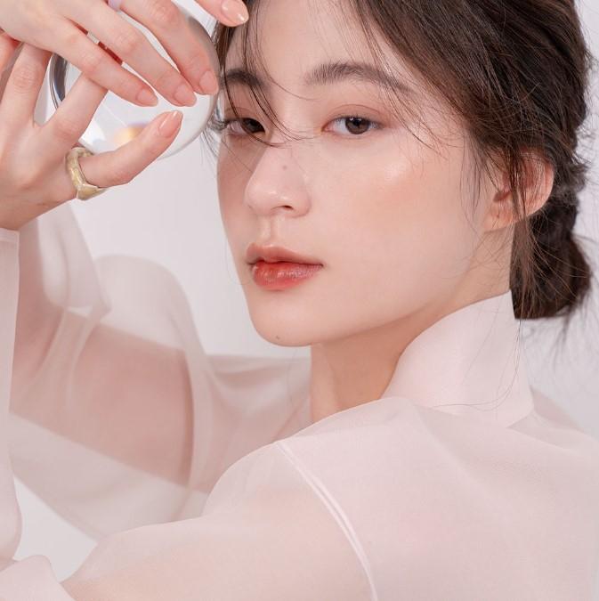 Phấn bắt sáng ánh nhũ Romand Hanbok See Through Veillighter
