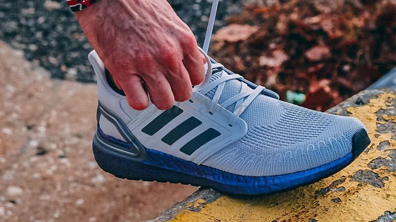 Phân biệt giày Adidas chính hãng qua cách bọc giày
