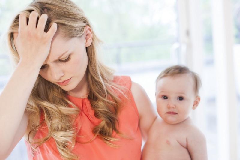 Khi trên người xuất hiện các nốt phát ban tuyệt đối không hôn trẻ