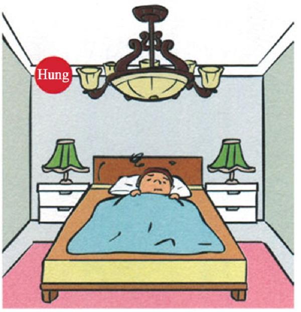 Phía trên giường ngủ không đặt những trang trí cầu kỳ trên trần nhà