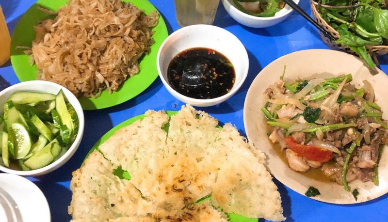 Phở chiên Nguyễn Siêu
