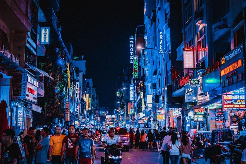 Phố đi bộ Bùi Viện