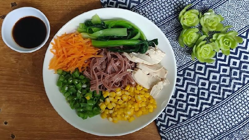 Phở gạo lứt trộn