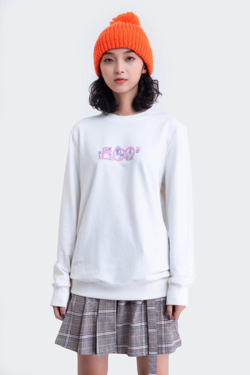 Phối áo hoodie không mũ với chân váy tennis