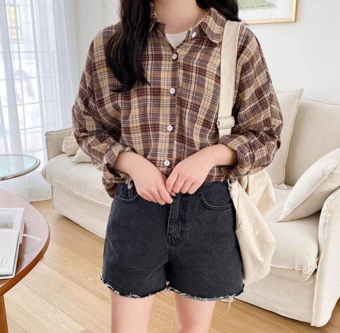 Phối đồ nữ mùa hè bằng quần short cùng áo sơ mi