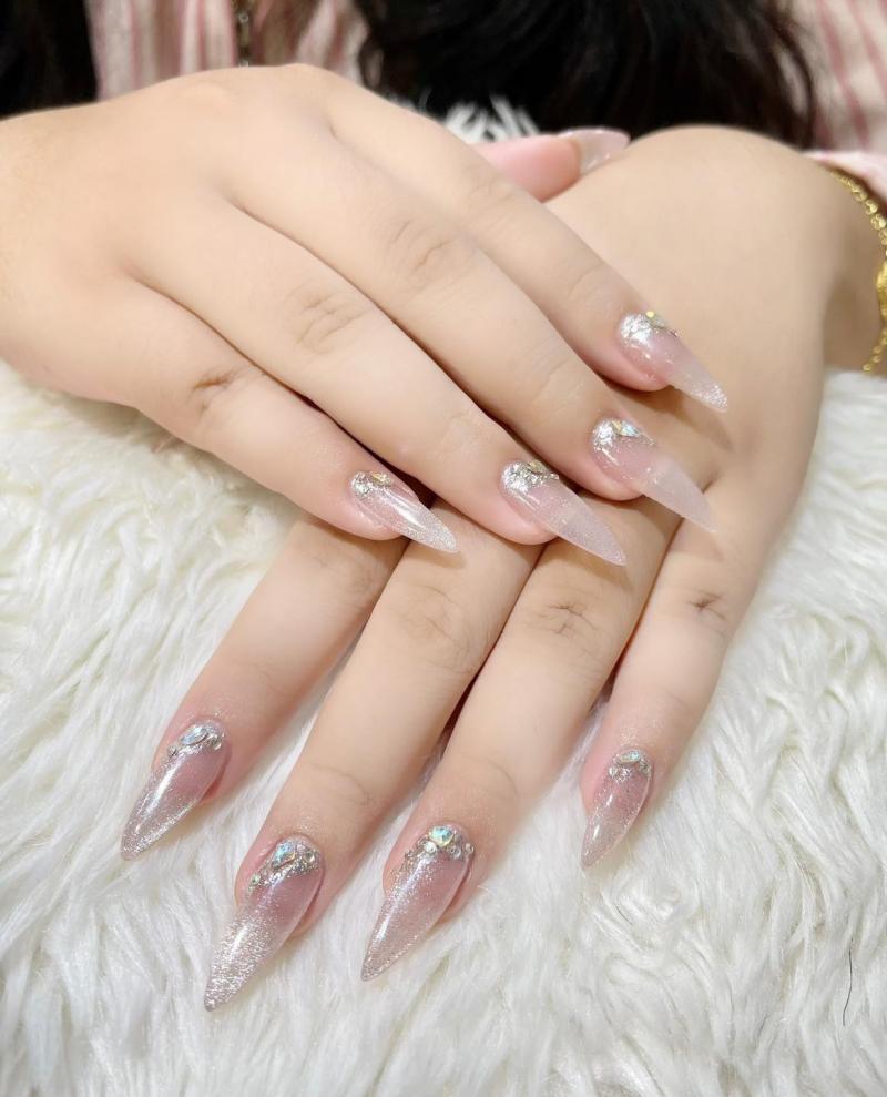 Phón Nails