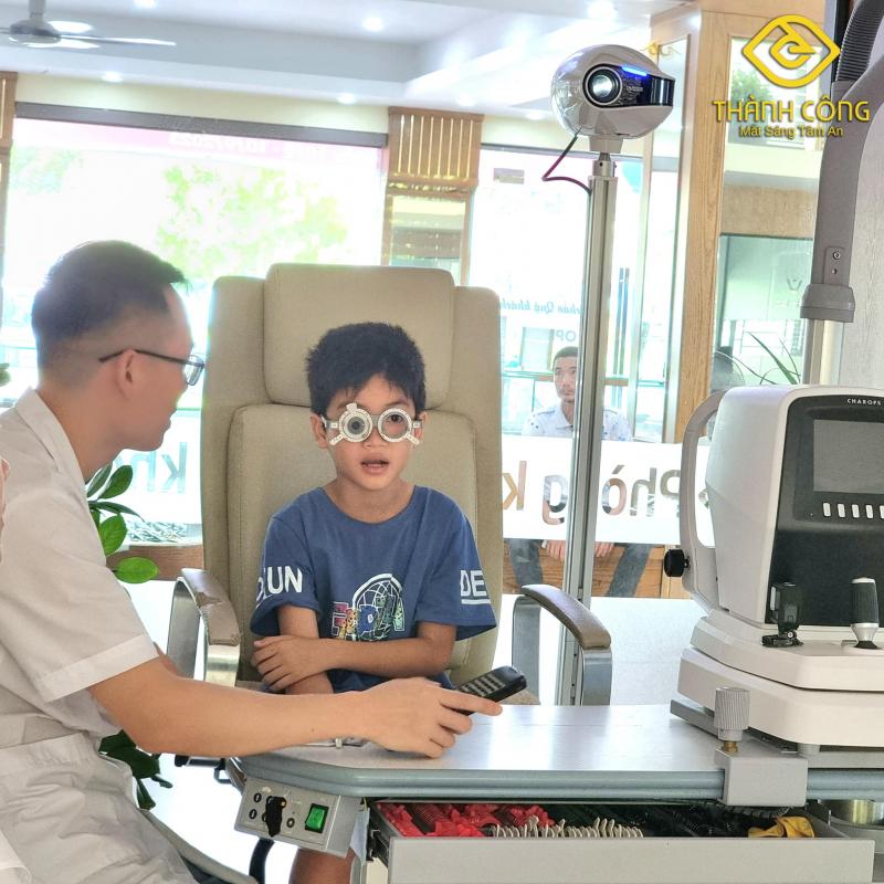 Phòng khám chuyên khoa mắt, kính mắt Thành Công