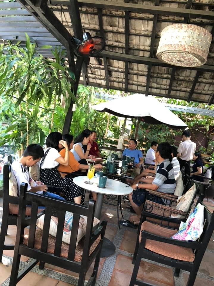 Phòng trà Ca Nhạc & Cafe Hòn Kiến